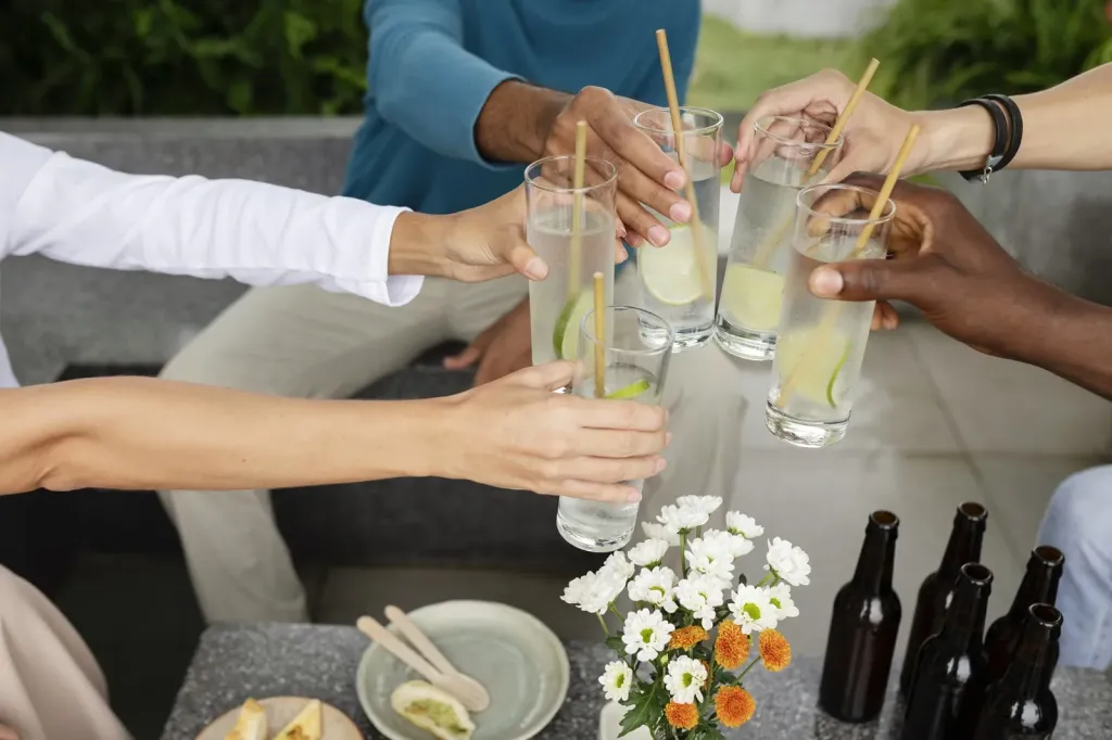 Orzeźwiające napoje na upalne dni – co wybrać